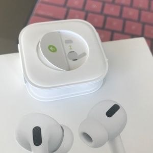 Apple AirPods Squishy Ear Pieces Set of 2 NEW